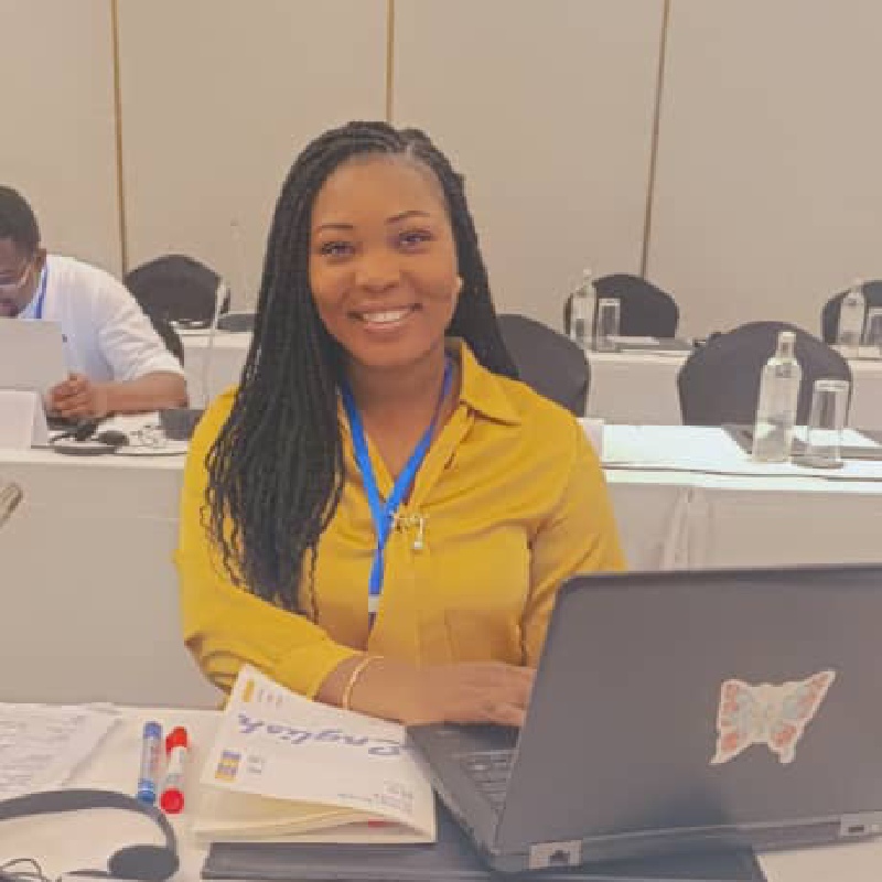 Dr. Laura Senke Ngeh